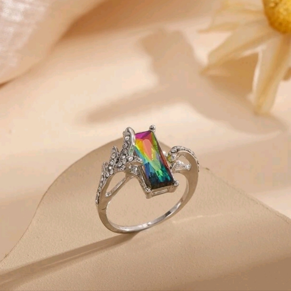 💖*NWOT* Rhinestone Ring - Picture 2 of 3